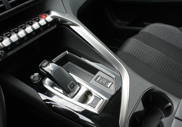 Peugeot 5008 II Crossover Facelifting 1.2 PureTech 130KM 2022 Peugeot 5008 Active Pack EAT8 2022 Od RiA 1.2 Benzyna 130KM, zdjęcie 7