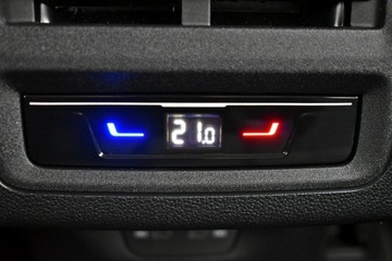 Volkswagen Golf VIII Variant 1.5 eTSI 150KM 2024 Volkswagen Golf Bezwypadkowy / Salon Polska /, zdjęcie 12