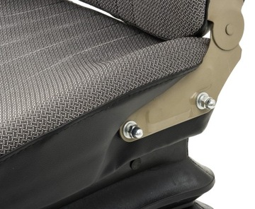 МТЗ Беларус полное сиденье с подлокотниками.