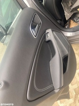 Mercedes Klasa A W176 Hatchback 5d Facelifting 180 122KM 2015 Mercedes-Benz Klasa A 1.6 Benzyna 122KM, zdjęcie 5