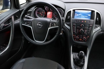 Opel Astra J Sports Tourer 1.7 CDTI ECOTEC 125KM 2011 Opel Astra 1.7 CDTI, Navi, Xenon, Klima, zdjęcie 6