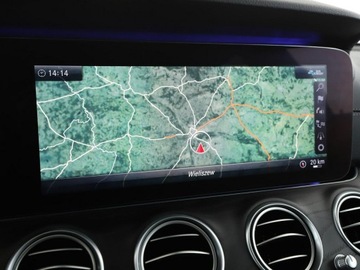 Mercedes Klasa E W213 Kombi 2.0 300de 316KM 2020 Mercedes E 200 PHEV full LED navi skóra/alcantara, zdjęcie 27