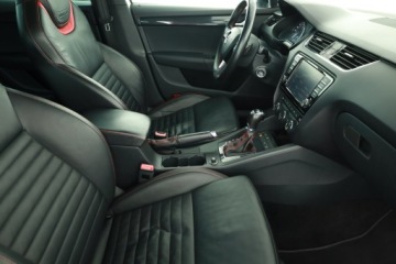 Skoda Octavia III RS Kombi 2.0 TDI 184KM 2014 Skoda Octavia 2.0 TDI, 181 KM, DSG, Skóra, Navi, zdjęcie 6