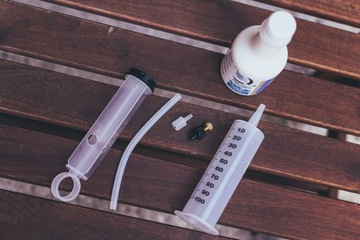 Молочный герметик для шин + шприц NRG