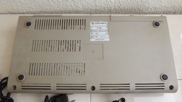 Zestaw komplet Commodore C-64 .