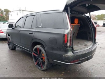 Cadillac Escalade III 2022 Cadillac Escalade Sport 2022 6.2l 6.2 Benzyna 420KM, zdjęcie 3