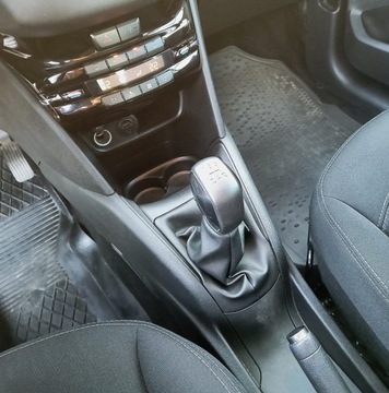 Peugeot 208 I Hatchback 5d Facelifting 1.2 PureTech 82KM 2016 Peugeot 208 208 1.2 PureTech Access, 82KM, Salon P, zdjęcie 17