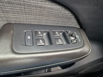Volvo V60 II  2022 Volvo V60 Recharge T6 AWD Geartronic Core, zdjęcie 35
