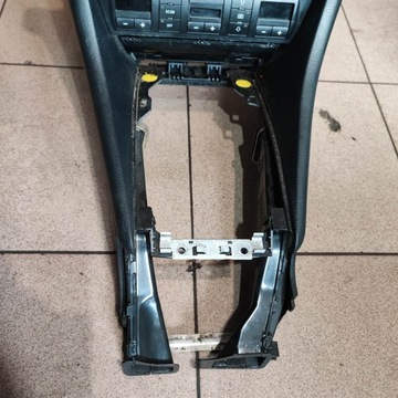 НАКЛАДКА ДЛЯ БОЛЬШОГО МАДИО AUDI A6 C5 PRELIFT 2 DIN