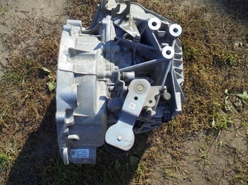 MERCEDES A W176 PŘEVODOVKA ŘAZENÍ A176261010101