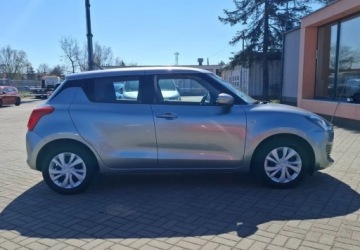 Suzuki Swift VI Hatchback Facelifting 1.2 DualJet SHVS 83KM 2021 Suzuki Swift serwisowany 1.2 Benzyna 83KM, zdjęcie 3