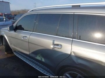 Mercedes Klasa GL X166 2016 Mercedes-Benz GL 550 4Matic 2016 4.7l 4.7 Benzyna 429KM, zdjęcie 5