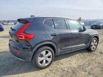Volvo XC40 Crossover 2.0 T5 247KM 2020 Volvo XC 40 2020 VOLVO XC40 T5 MOMENTUM 2.0 Benzyna 247KM, zdjęcie 2
