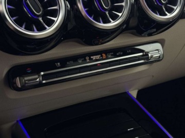 Mercedes GLB SUV 2.0 200d 150KM 2023 Mercedes-Benz GLB 200 d 8G-DCT Kamera 360 Hak Nawigacja LED Salon Pol, zdjęcie 23