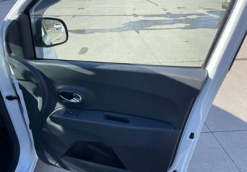 Dacia Lodgy Minivan Facelifting 1.6 SCe 102KM 2018 Dacia Lodgy Dacia Lodgy SCe 100 Stepway 1.6 Benzyna 102KM, zdjęcie 18