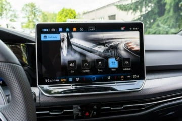 Volkswagen Golf VIII R Facelifting 2.0 TSI 333KM 2026 Volkswagen Golf R 2.0 TSI 4Motion 333 KM DSG, zdjęcie 33