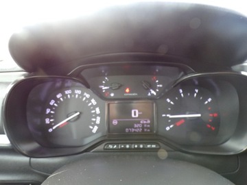 Citroen C3 III Hatchback Facelifting 1.2 PureTech 83KM 2022 CITROEN C3 1.2 BEN ZAMIANA, zdjęcie 13