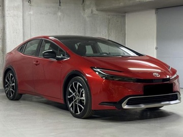 Toyota Prius V (XW60) 2.0  Hybrid Dynamic Force Plug-in 223KM 2025 Od ręki - Executive 2.0 Plug-in Hybrid 223KM | Kamera 360!, zdjęcie 2