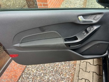 Ford Fiesta VIII Hatchback 3d 1.1  70KM 2018 Ford Fiesta 1.1 benzyna 70 KM zarejestrowany w PL zadbany mozliwa zami, zdjęcie 15