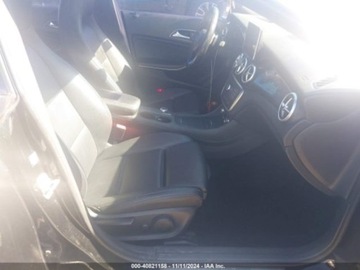Mercedes CLA C117 2016 Mercedes-Benz CLA 2016 Mercedes-Benz CLA 4dr Sdn CLA 250 4MATIC 2.0 Benzyna, zdjęcie 4
