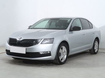 Skoda Octavia III Liftback Facelifting 1.5 TSI ACT 150KM 2019 Skoda Octavia 1.5 TSI, Salon Polska, Klima, zdjęcie 1