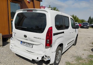 Toyota 2021 Toyota Proace City Verso XI 2021r, 1.5 Diesel. Uszkodzony przod i lekko ty