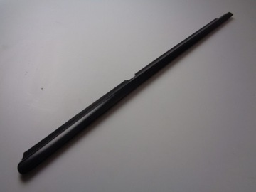 LISTWA ZGARNIAJĄCA SZYBY PRAWY TYŁ MERCEDES ML W164