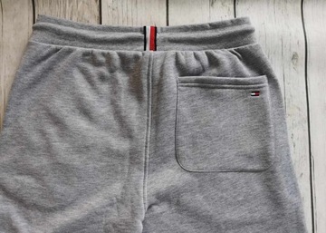 СПОРТИВНЫЕ БРЮКИ TOMMY HILFIGER MW0MW08388 L СТАНДАРТНОГО КРОЯ СЕРЫЕ