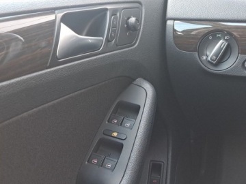 Volkswagen Jetta VI Sedan Facelifting 1.4 TSI 125KM 2017 Volkswagen Jetta Climatronic 2-strefowy Tempomat Czujniki parkowania Bluet, zdjęcie 10