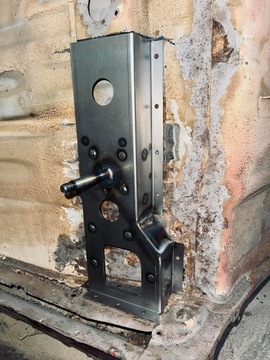 Крепление кузова к передней раме Suzuki Grand Vitara I XL-7