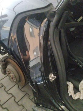 PORSCHE TAYCAN 4S SEDAN ZADNÍ ČTVRTKA PRAVÁ LEVÝ PAS VANA