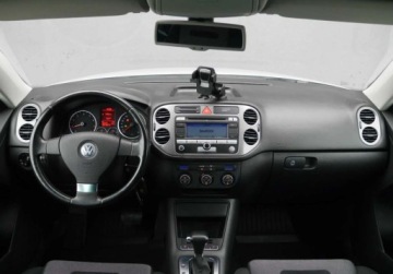 Volkswagen Tiguan I SUV 2.0 TSI 170KM 2009 Volkswagen Tiguan 2.0 TSI 170HP Automat DSG 4motion 4x4 Klimatronic 2.0, zdjęcie 7