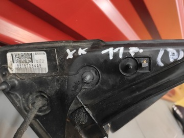 JEEP COMMANDER XK XH 05-10 ZRCÁTKO PRAVÉ 11 PIN ORIGINÁLNÍ PĚKNÝ