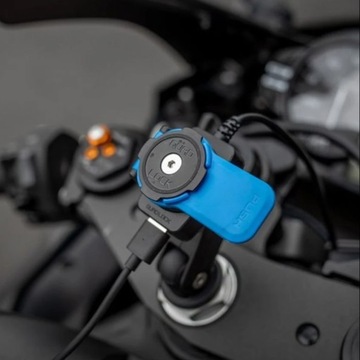 ВСТРОЕННАЯ USB-РАЗЪЕМКА QUAD LOCK МОТОЦИКЛА QUAD LOCK