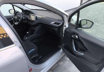 Peugeot 208 I 2013 Peugeot 208 e-HDi FAP 92 EGS6 StopampStart Allure 1.6 Diesel, zdjęcie 8