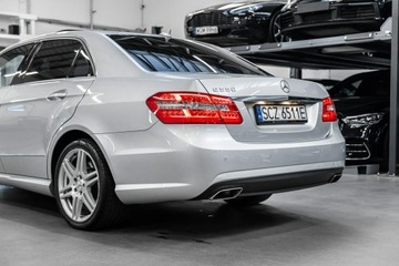 Mercedes Klasa E W211 Sedan W211 5.5 V8 (500) 388KM 2009 Mercedes E 500 5.5 V8. 388KM. Stan Fabryczny., zdjęcie 17
