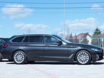 BMW Seria 5 G30-G31 Touring Plug-In 2.0 530e 292KM 2022 BMW 530 292ps Luxury xDrive Laser ACC Skóra HUD Keyles Blis 4xKlima Webasto, zdjęcie 29