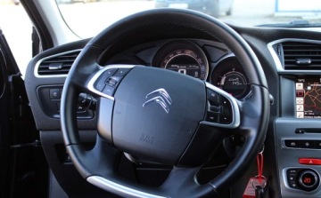 Citroen C4 II Hatchback 5d Facelifting 1.2 PureTech 130KM 2017 Citroen C4 Bezwypadkowy Serwis Stan Idealny Wyposazony 1.2 Benzyna, zdjęcie 18