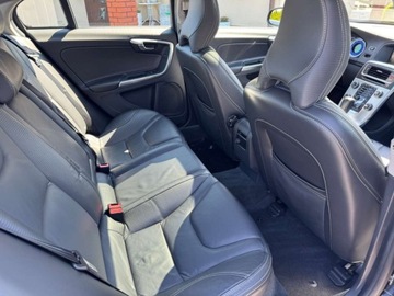 Volvo S60 II Sedan 3.0 T6 304KM 2012 Volvo S60 3.0 Benz T6 R-DESIGN Bogata Wersja 3.0 Benzyna 304KM, zdjęcie 24