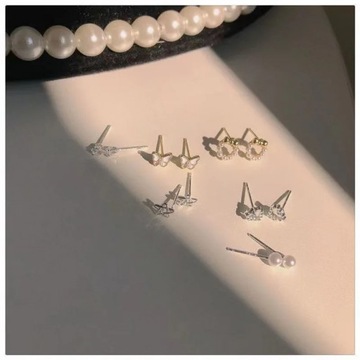 Набор корейских женских серег-гвоздиков с блестящими стразами и бабочками