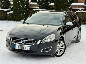 Volvo V60 I Kombi 2.0 D3 163KM 2012 Volvo V60 R-Design 2.0d D4 163KM 5cylinów Manual