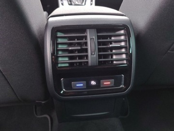 Volkswagen Passat 2021 Volkswagen Passat Variant Faktura VAT Hak Navi Grzane fotele 2.0 Diesel, zdjęcie 23