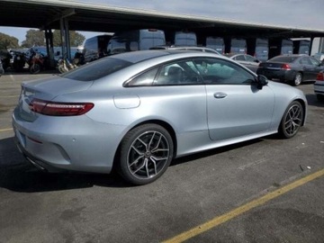 Mercedes Klasa E W213 2021 Mercedes-Benz Klasa E 2021, 3.0L, od ubezpieczalni 3.0 Benzyna 362KM, zdjęcie 2