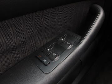 Audi A6 C5 Avant 1.9 TDI 130KM 2004 Audi A6 1.9 TDI, HAK, Klima, Klimatronic, zdjęcie 13