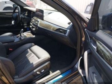 BMW Seria 5 G30-G31 2021 BMW Seria 5 530E 2021 2.0l 2.0 Hybryda 181KM, zdjęcie 9