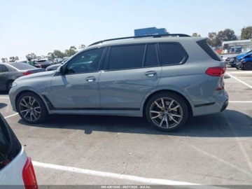 BMW X7 2022 BMW X7 M50I 2022 4.4l 4.4 Benzyna 523KM, zdjęcie 2