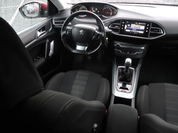 Peugeot 308 II SW 1.2 PureTech 130KM 2016 Peugeot 308 1.2 PureTech, Klima, Klimatronic, zdjęcie 6