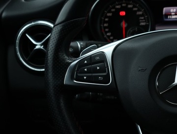 Mercedes CLA C117 Shooting Brake Facelifting 1.6 200 156KM 2018 Mercedes CLA 200, Salon Polska, Automat, Skóra, zdjęcie 17