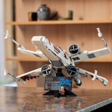 LEGO Star Wars Истребитель X-Wing 75355