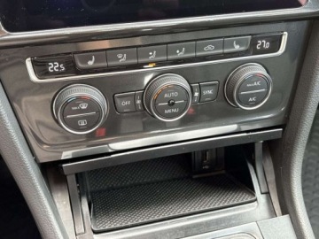 Volkswagen Golf VII Variant 1.4 TSI BlueMotion Technology 125KM 2017 Volkswagen Golf 1.4 Benzyna 125KM, zdjęcie 15